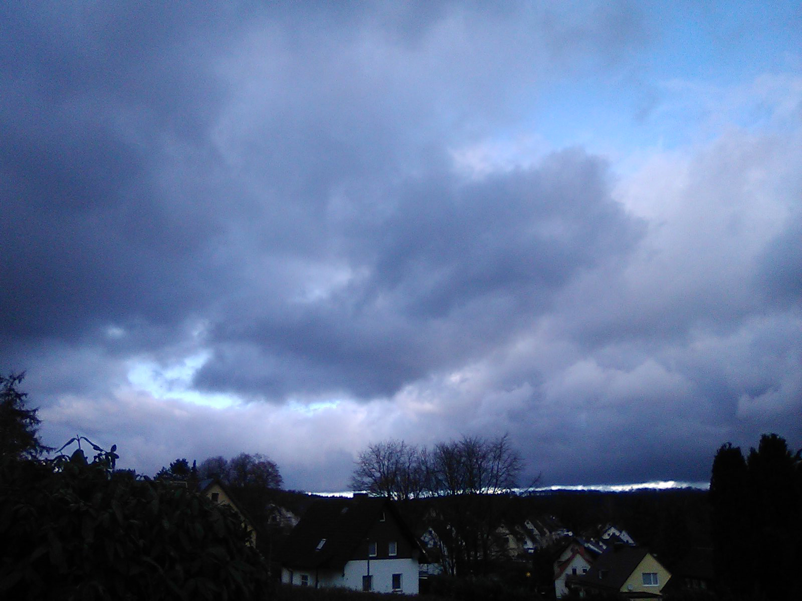 Wolken über dem Haus