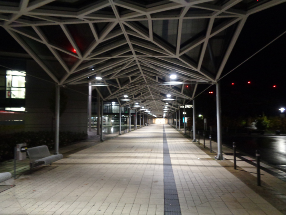 Leerer Zugang zum Klinikum Nürnberg Süd